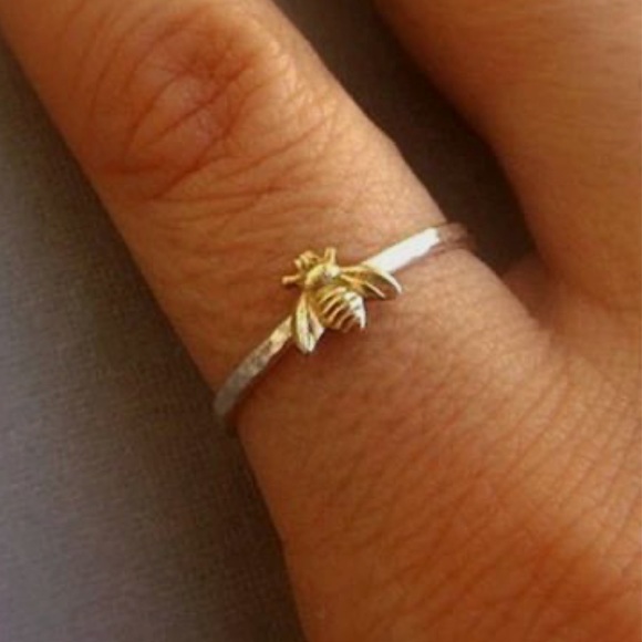 New Tiny Bee Ring - Picture 2 of 5